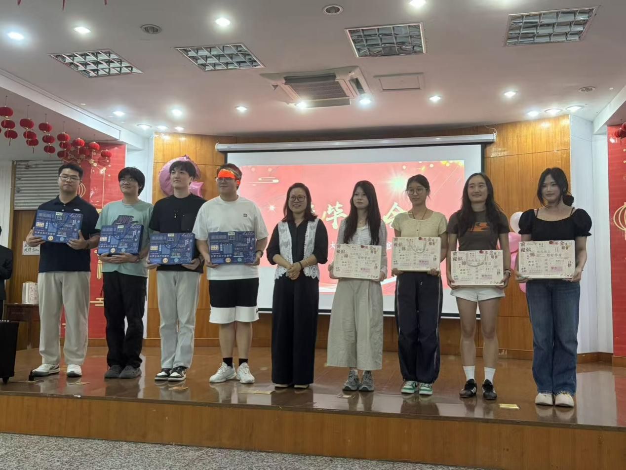 薪火相传  一路生花  ——校史馆宣讲团举办换届暨毕业欢送活动